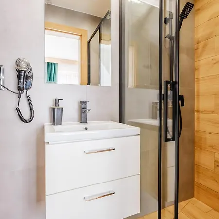 Tatra Sky Centrum Oda ve Kahvaltı 3*