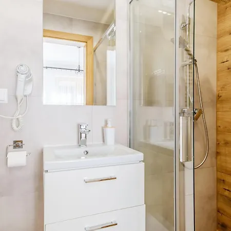 Oda ve Kahvaltı Tatra Sky Centrum 3*