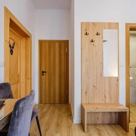 Tatra Sky Centrum Bed & Breakfast 3*