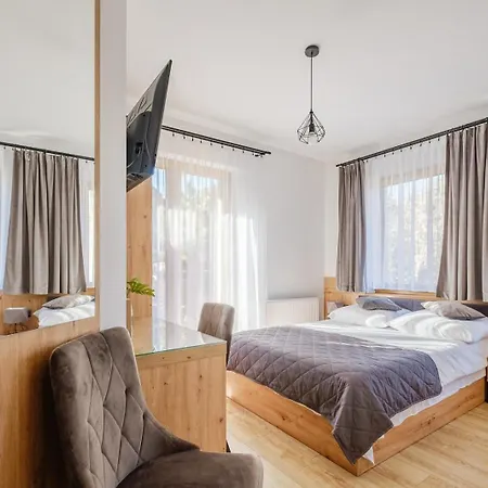 Tatra Sky Centrum Bed & Breakfast 3*